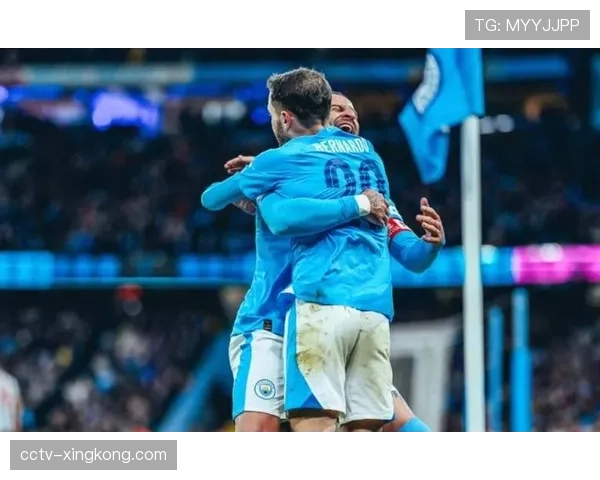 场边一幕:瓜迪奥拉与西蒙尼在场边激烈交流