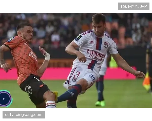 里昂公布对阵朗斯大名单,新援前锋首次入选